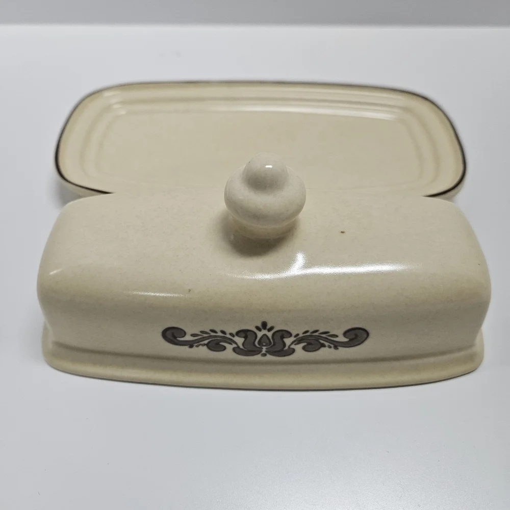 Pfaltzgraff Village Butter Dish & Cover Ceramic Vintage Stoneware Dinnerware USA